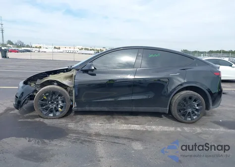 2025 Tesla Model Y Long Range Dual Motor Rear-Wheel Drive from USA, damaged, VIN 7SAYGDED4SA367652